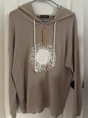 NWT Women's Taupe Sunflower Hoodie Sweater
